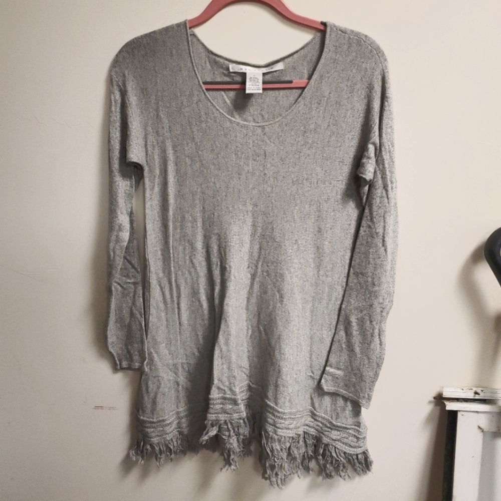 NWT MAX STUDIO Long Sleeved Gray Womens Sweater